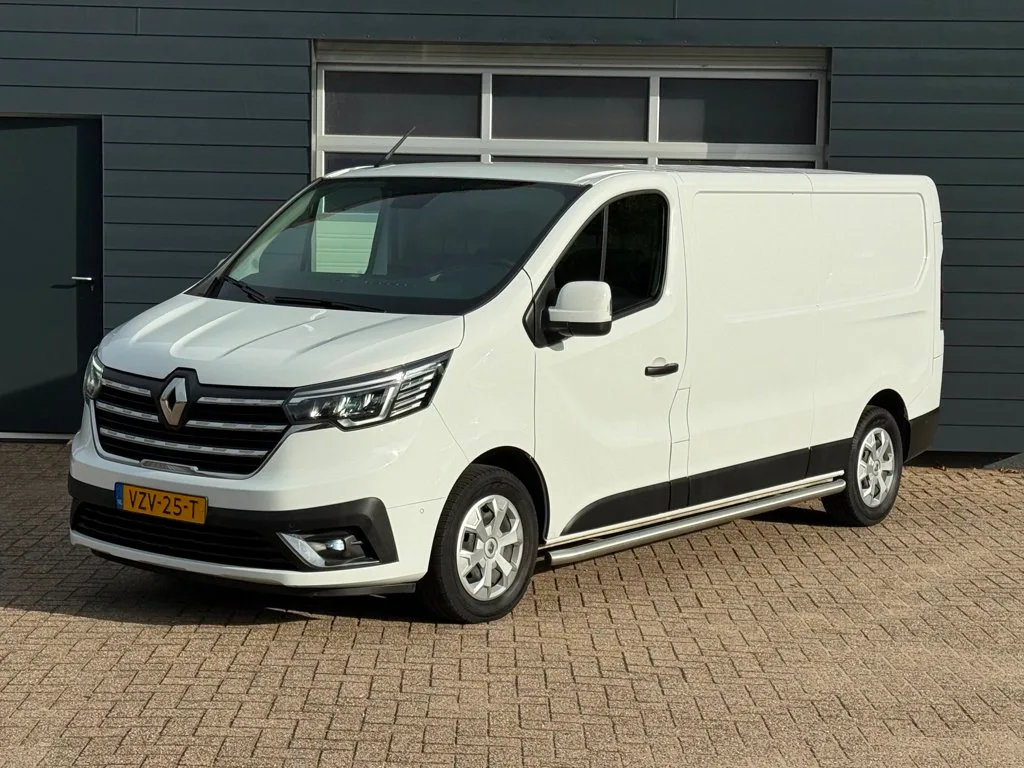 Renault Trafic (2023) — foto 1