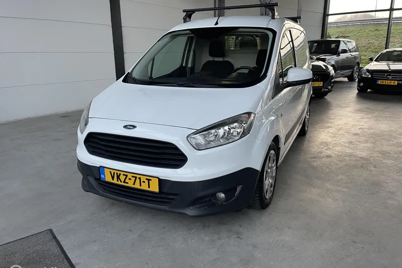 Ford Transit Courier (2016)