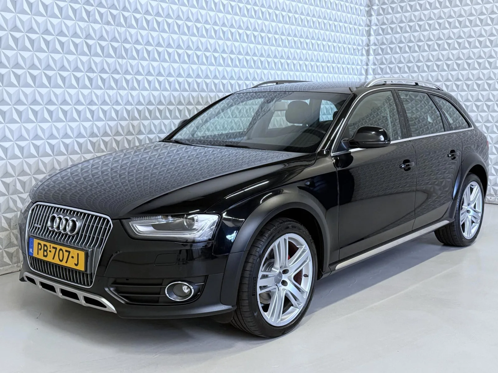 Audi A4 Allroad (2014) — foto 1