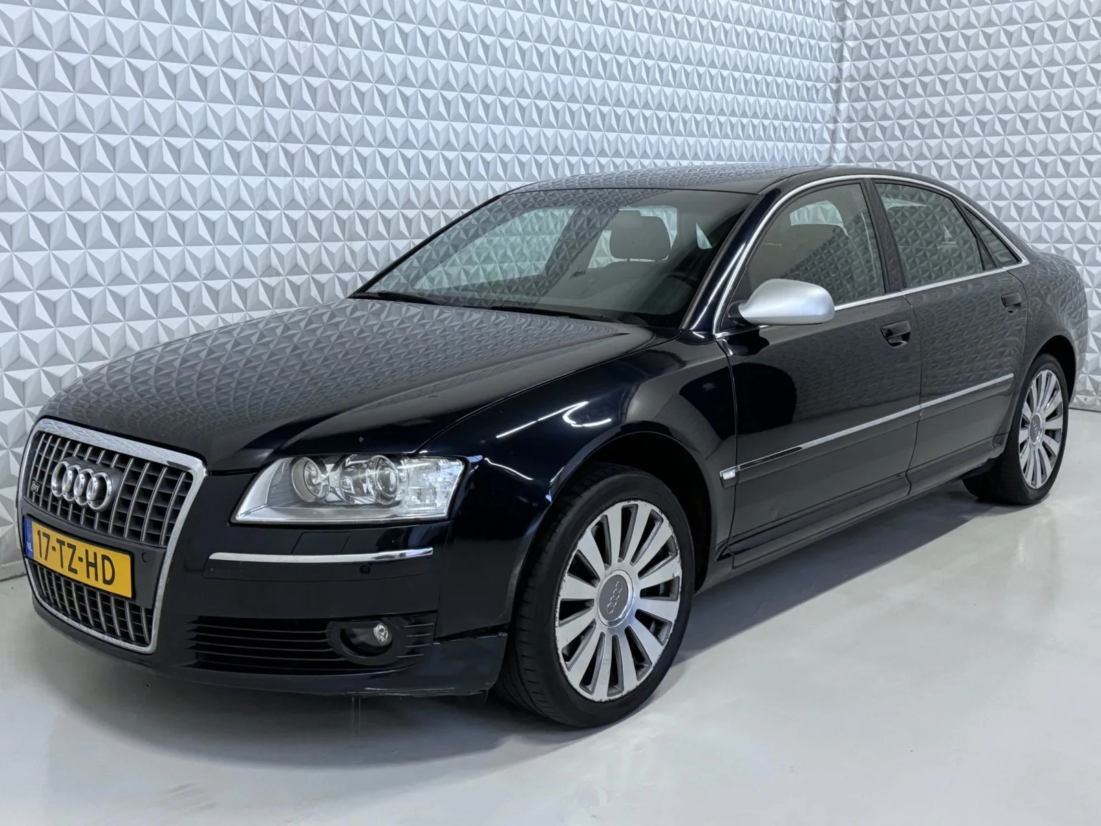 Audi A8 (2005) — foto 1