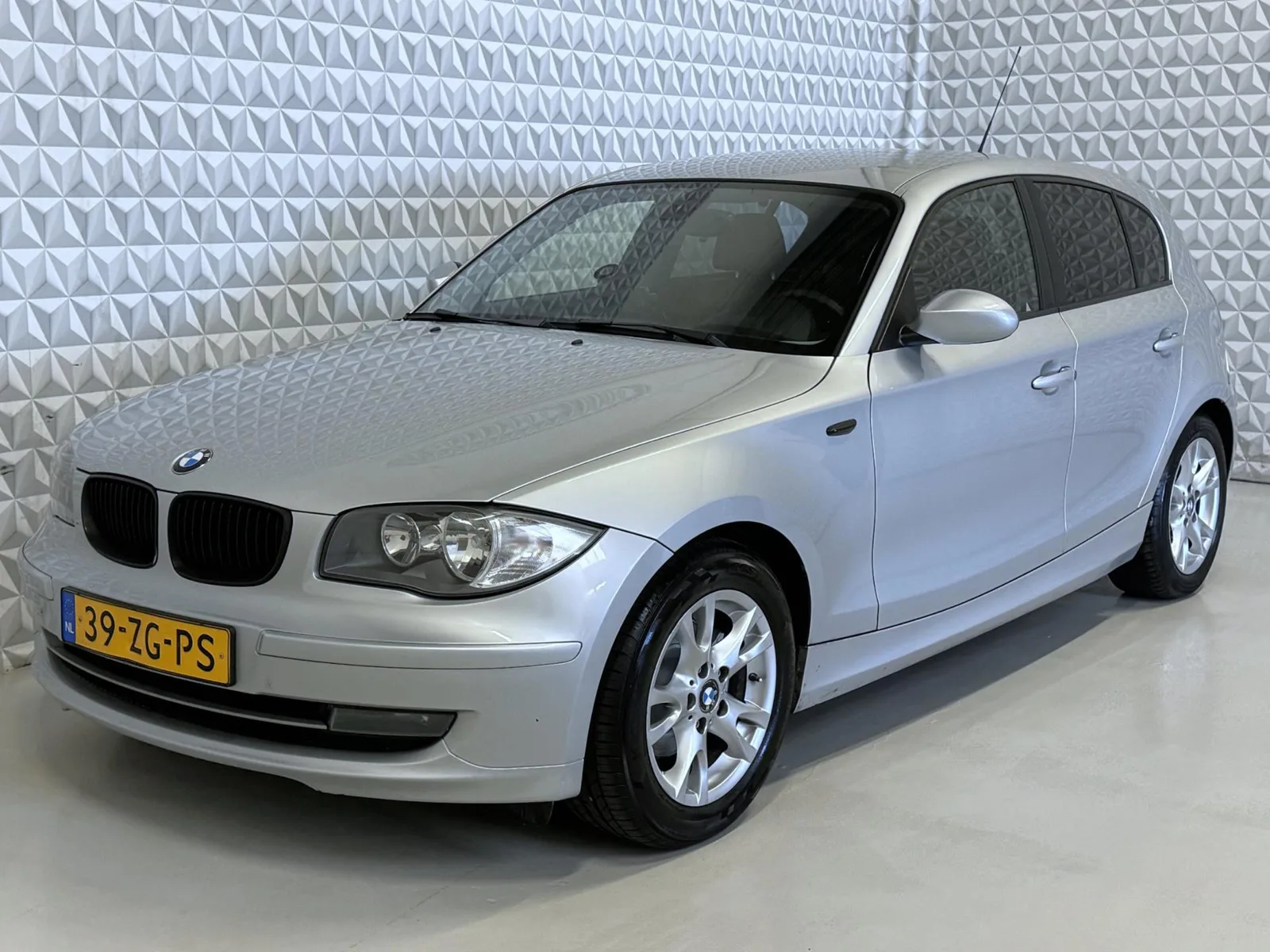 BMW 1-Serie (2008) — foto 1