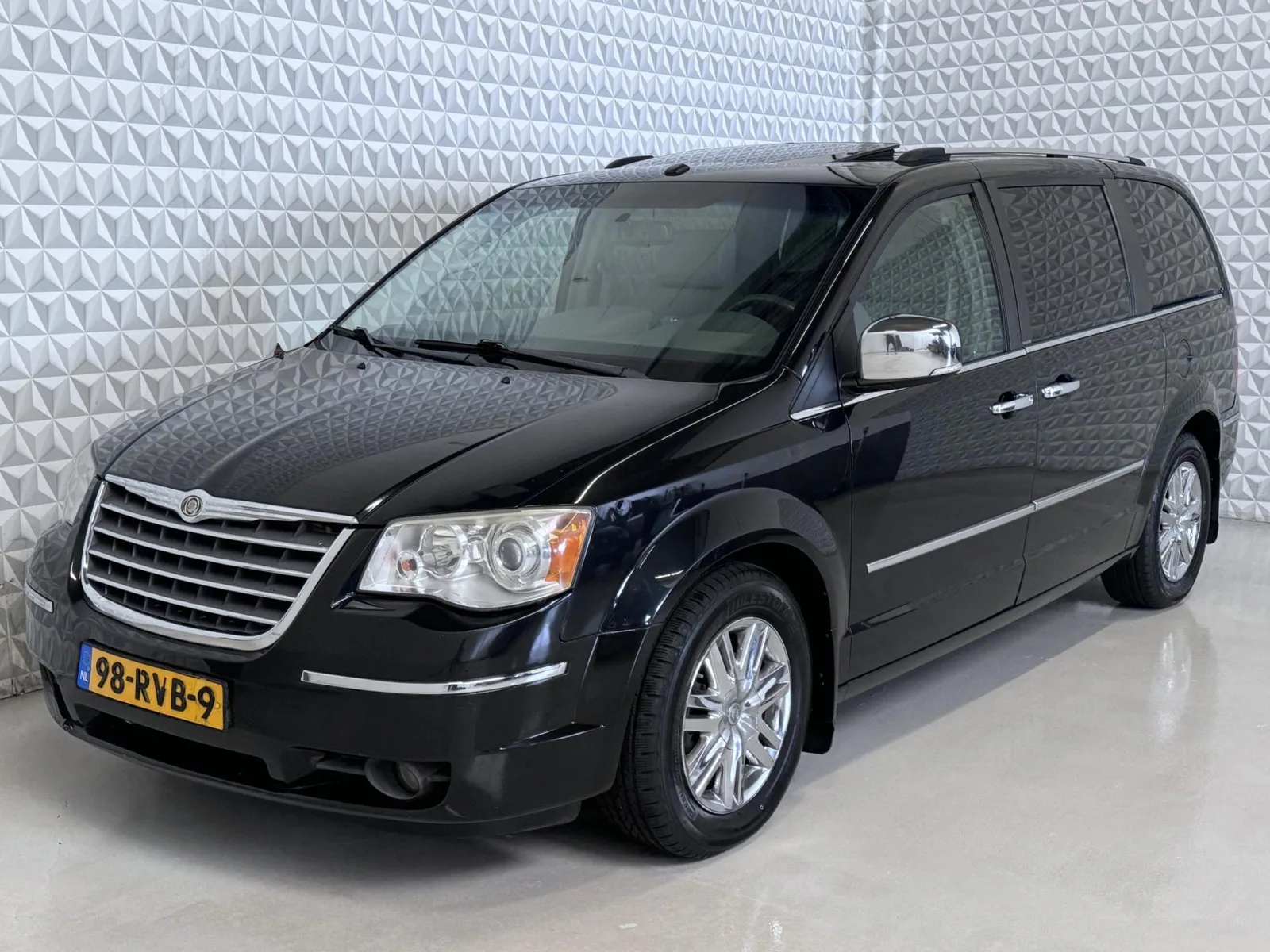 Chrysler Town and Country (2008) — foto 1