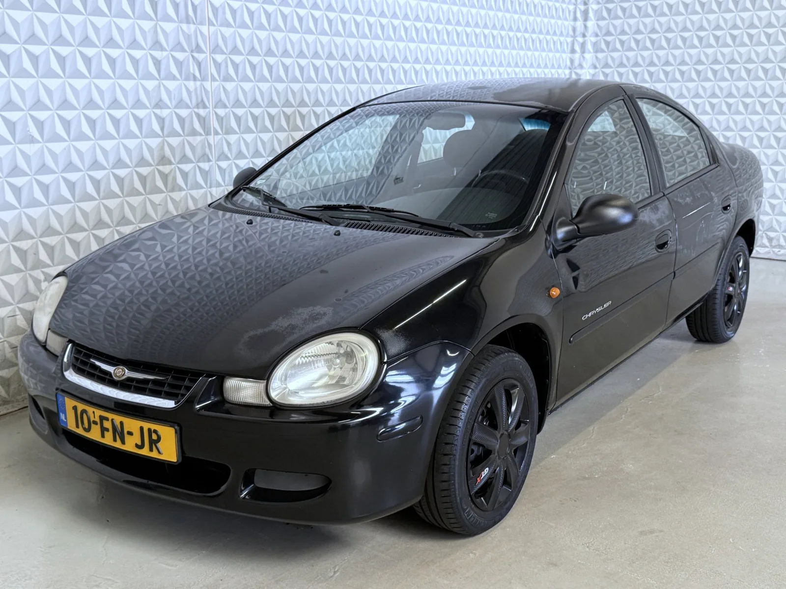 Chrysler Neon (2000) — foto 1