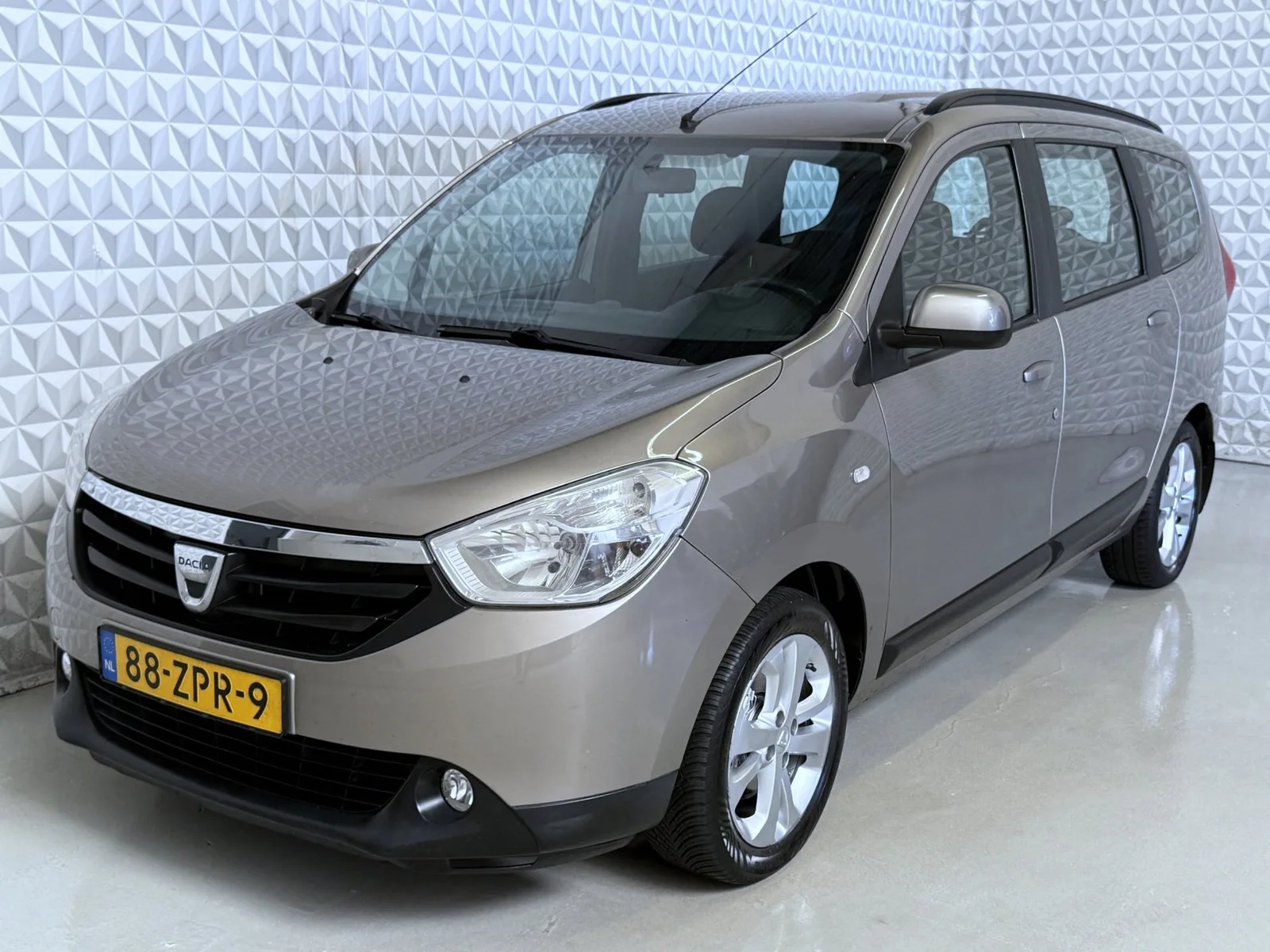 Dacia Lodgy (2013) — foto 1