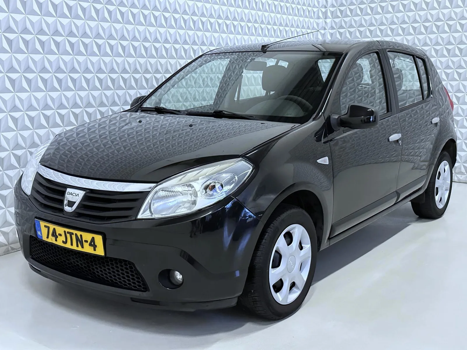 Dacia Sandero (2009) — foto 1