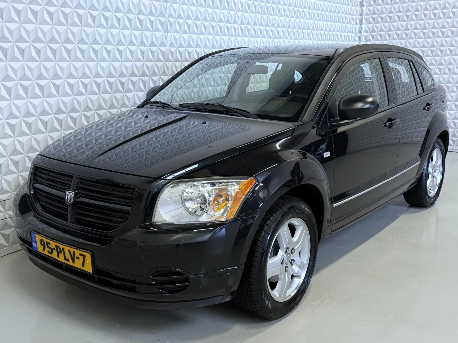 Dodge Caliber (2011) — foto 1