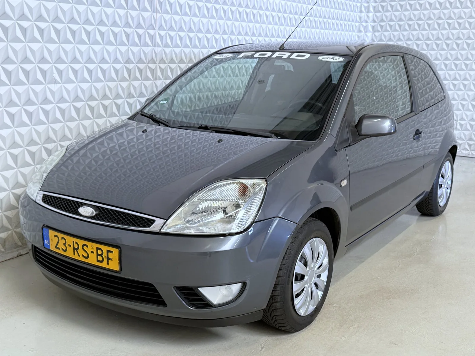 Ford Fiesta (2005) — foto 1