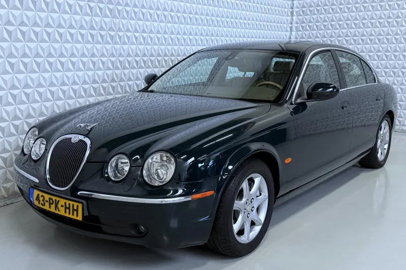 Jaguar S-Type (2004)