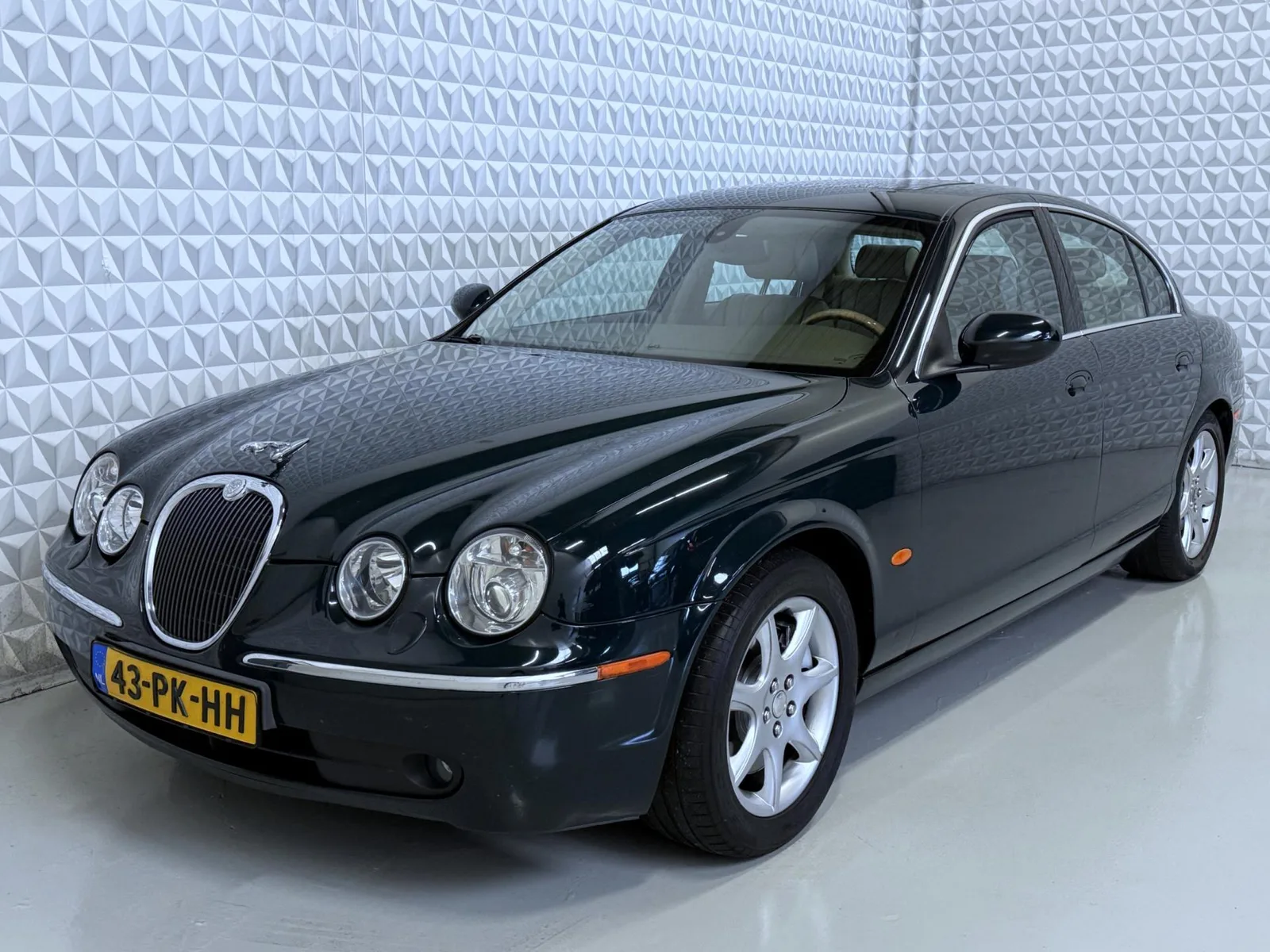 Jaguar S-Type (2004) — foto 1
