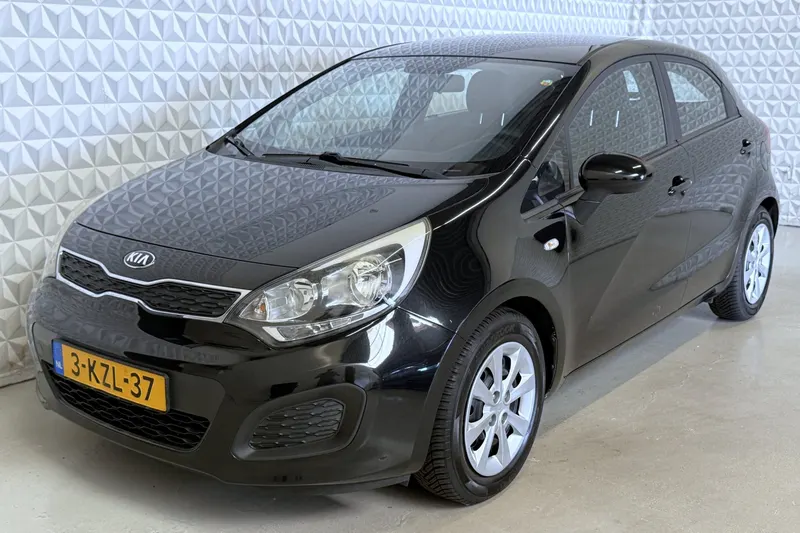 Kia Rio (2013)