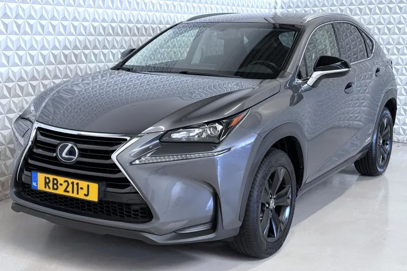 Lexus NX (2017)