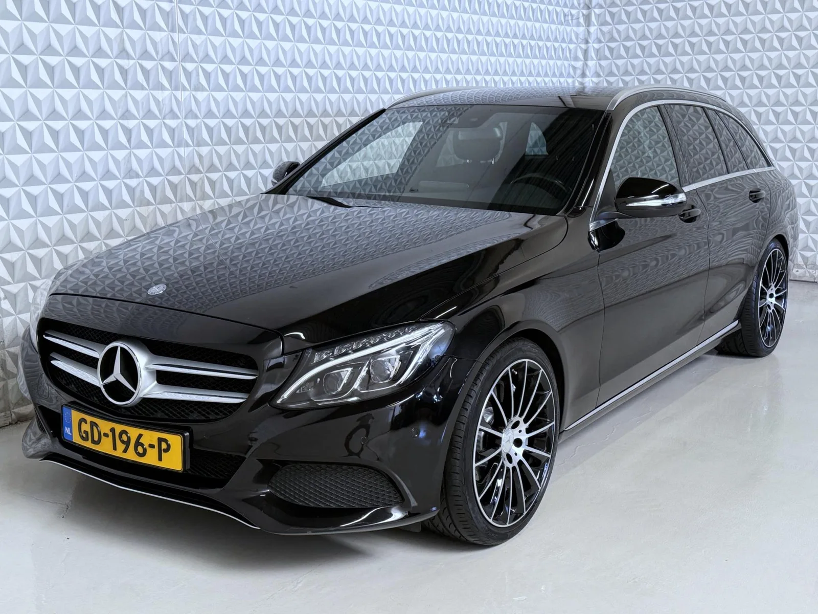 Mercedes-Benz C-Klasse (2015) — foto 1