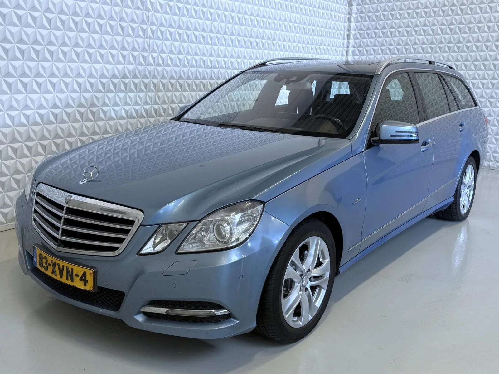 Mercedes-Benz E-Klasse (2011) — foto 1