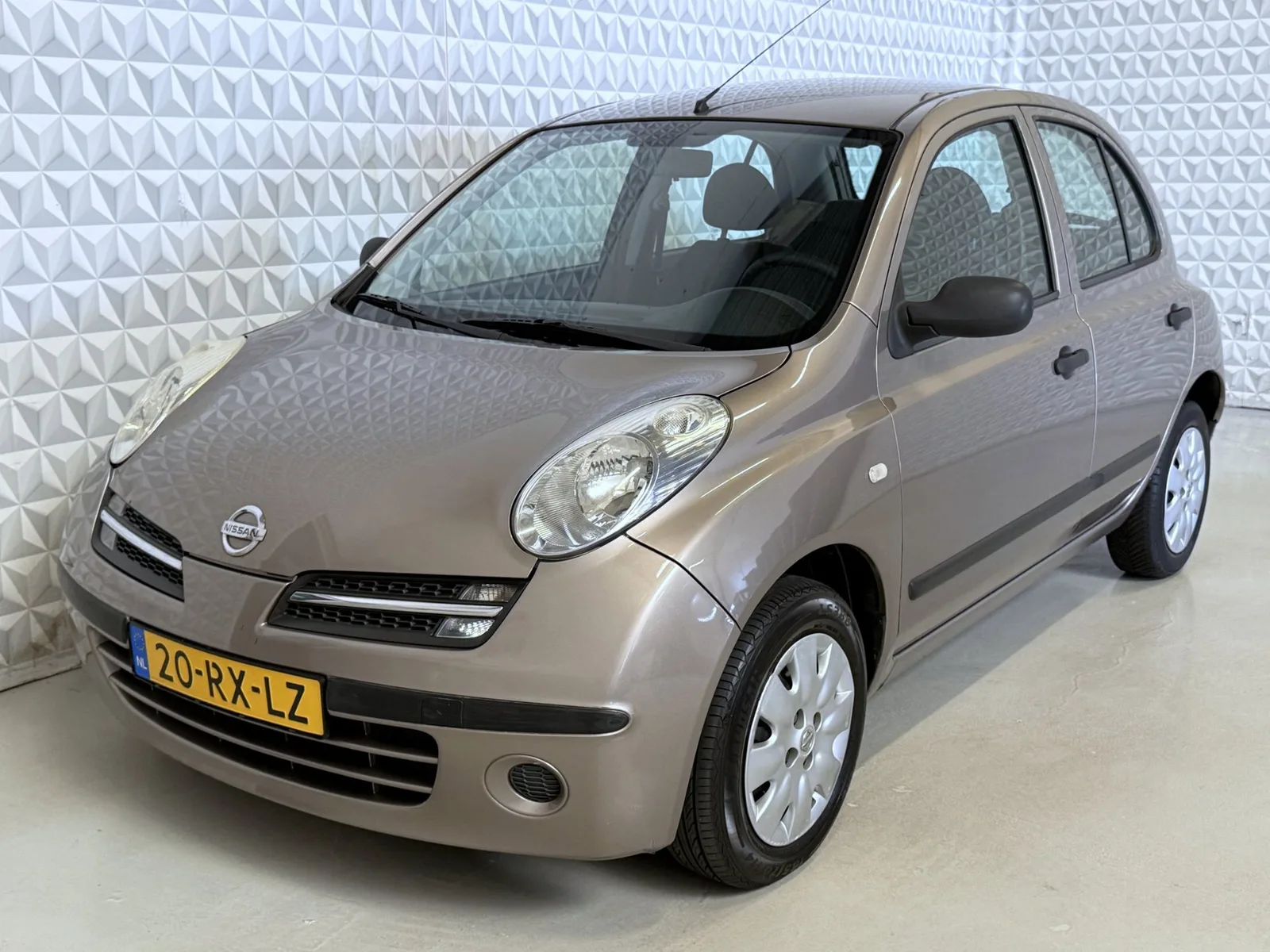 Nissan Micra (2005) — foto 1