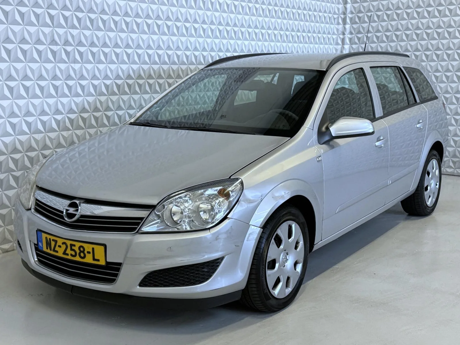 Opel Astra (2007) — foto 1