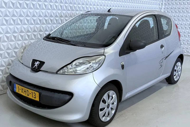 Peugeot 107 (2006)