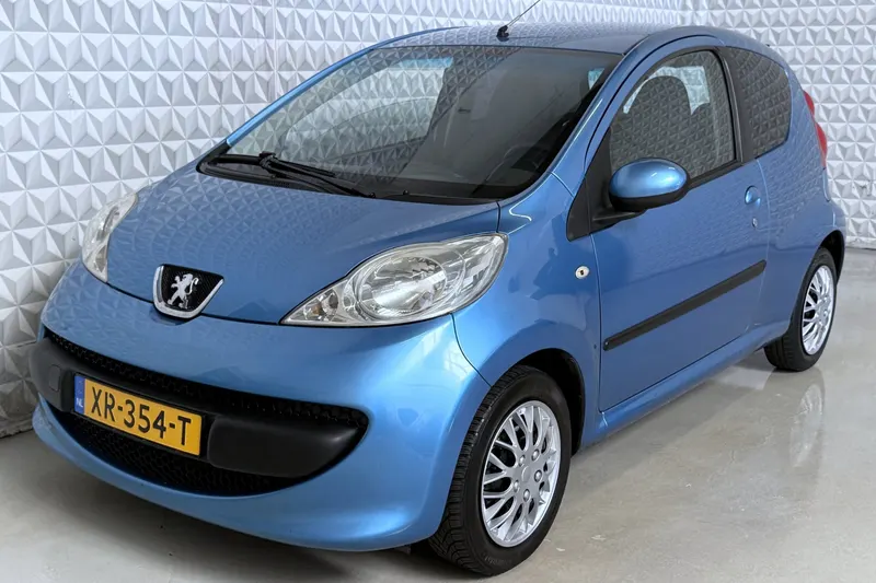 Peugeot 107 (2006)