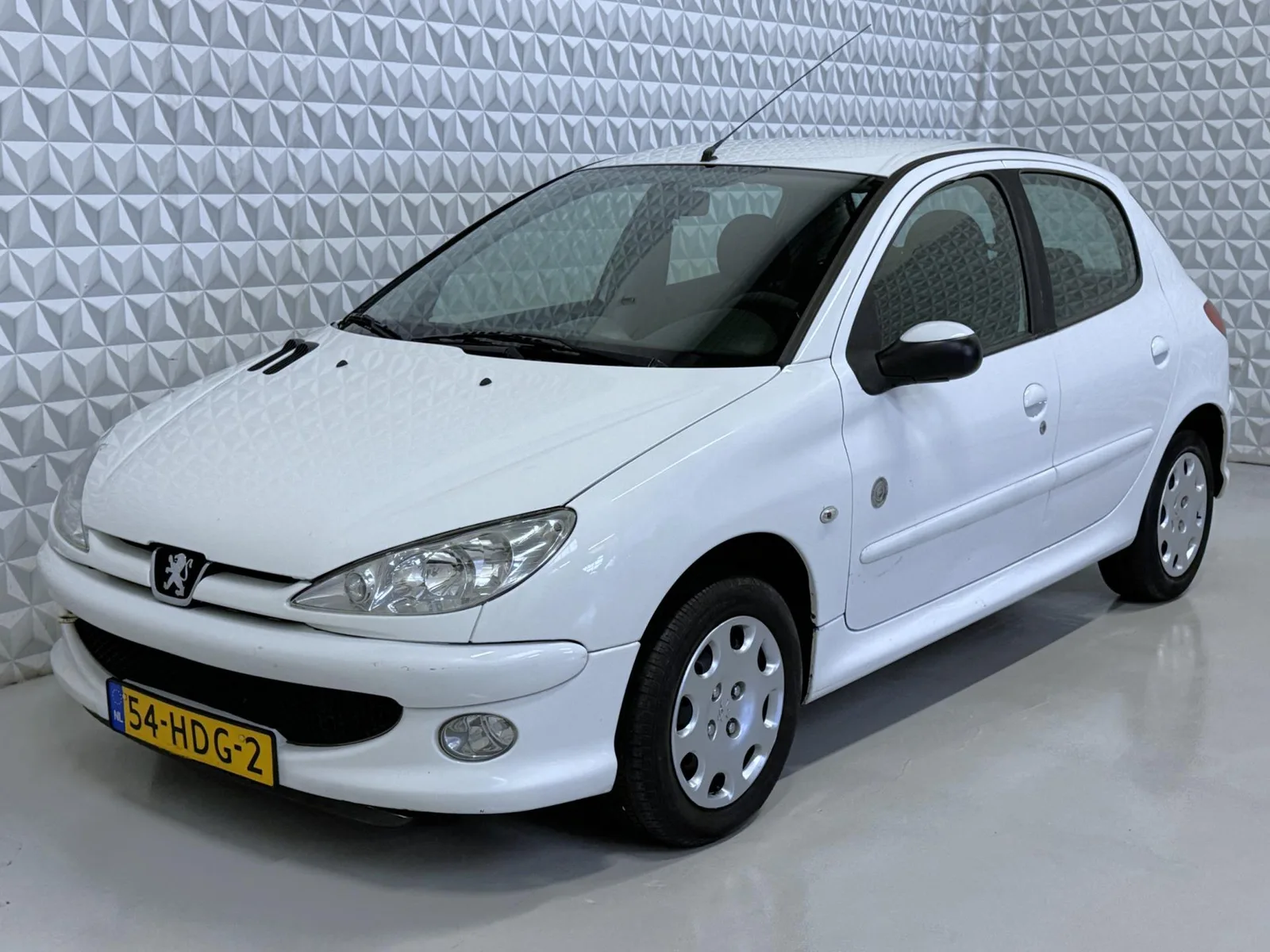 Peugeot 206 (2008) — foto 1