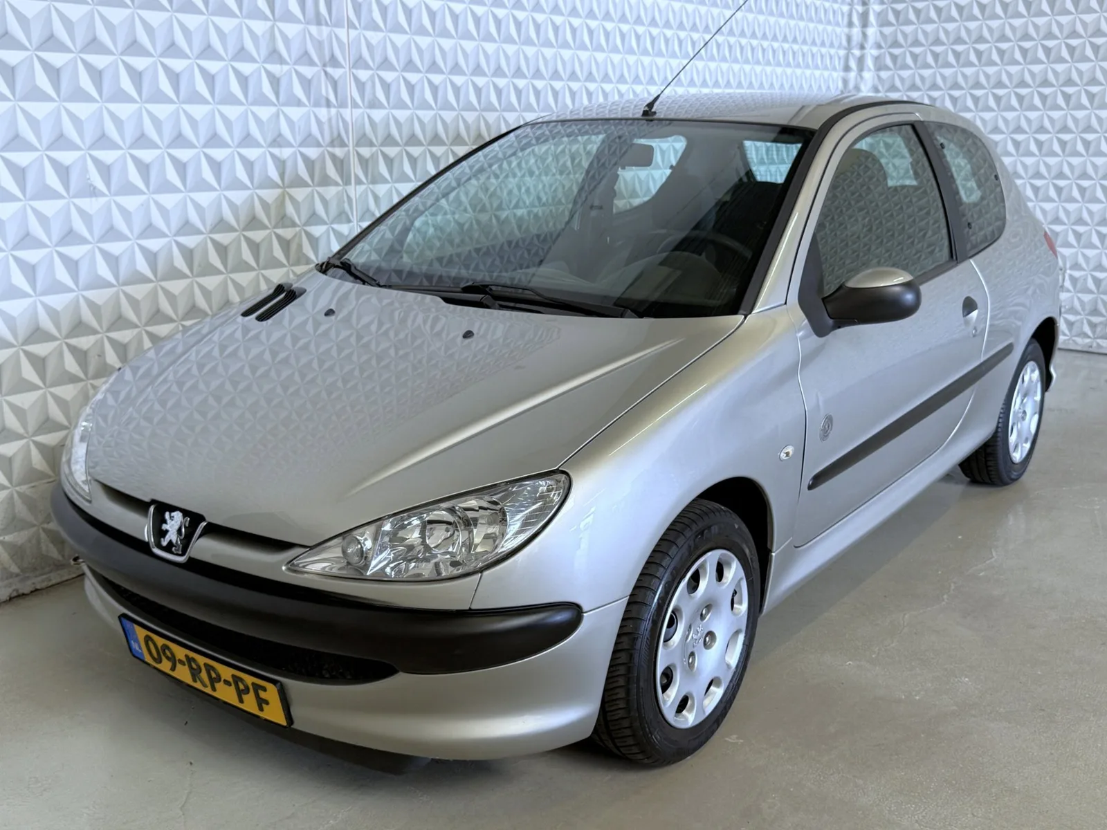 Peugeot 206 (2005) — foto 1