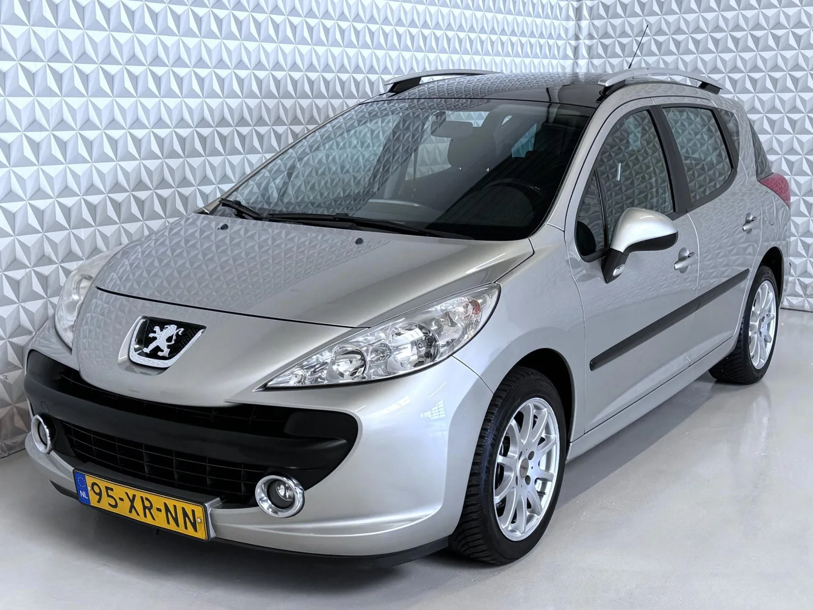 Peugeot 207 (2007) — foto 1