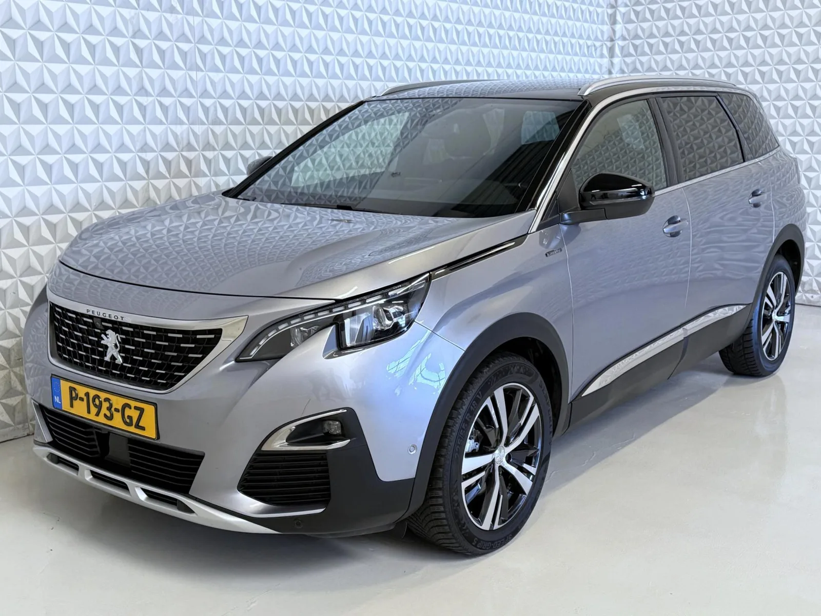 Peugeot 5008 (2018) — foto 1
