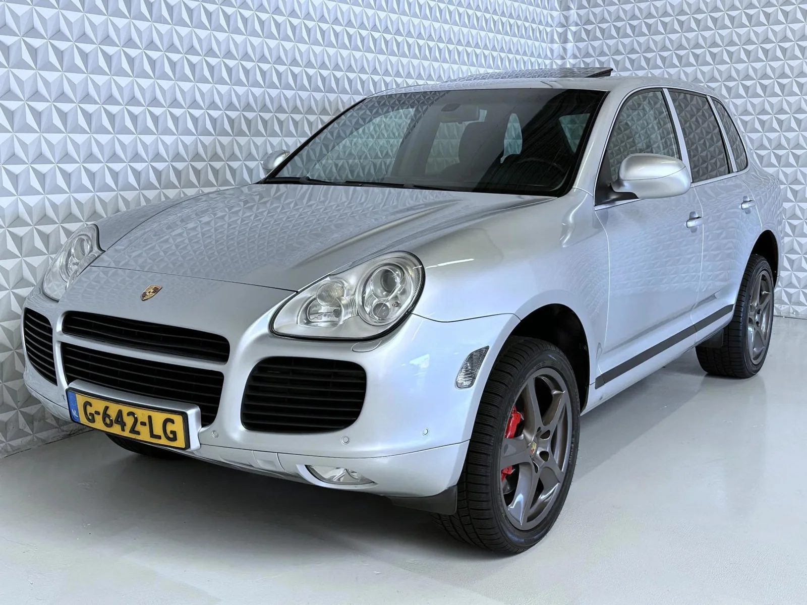 Porsche Cayenne (2003) — foto 1