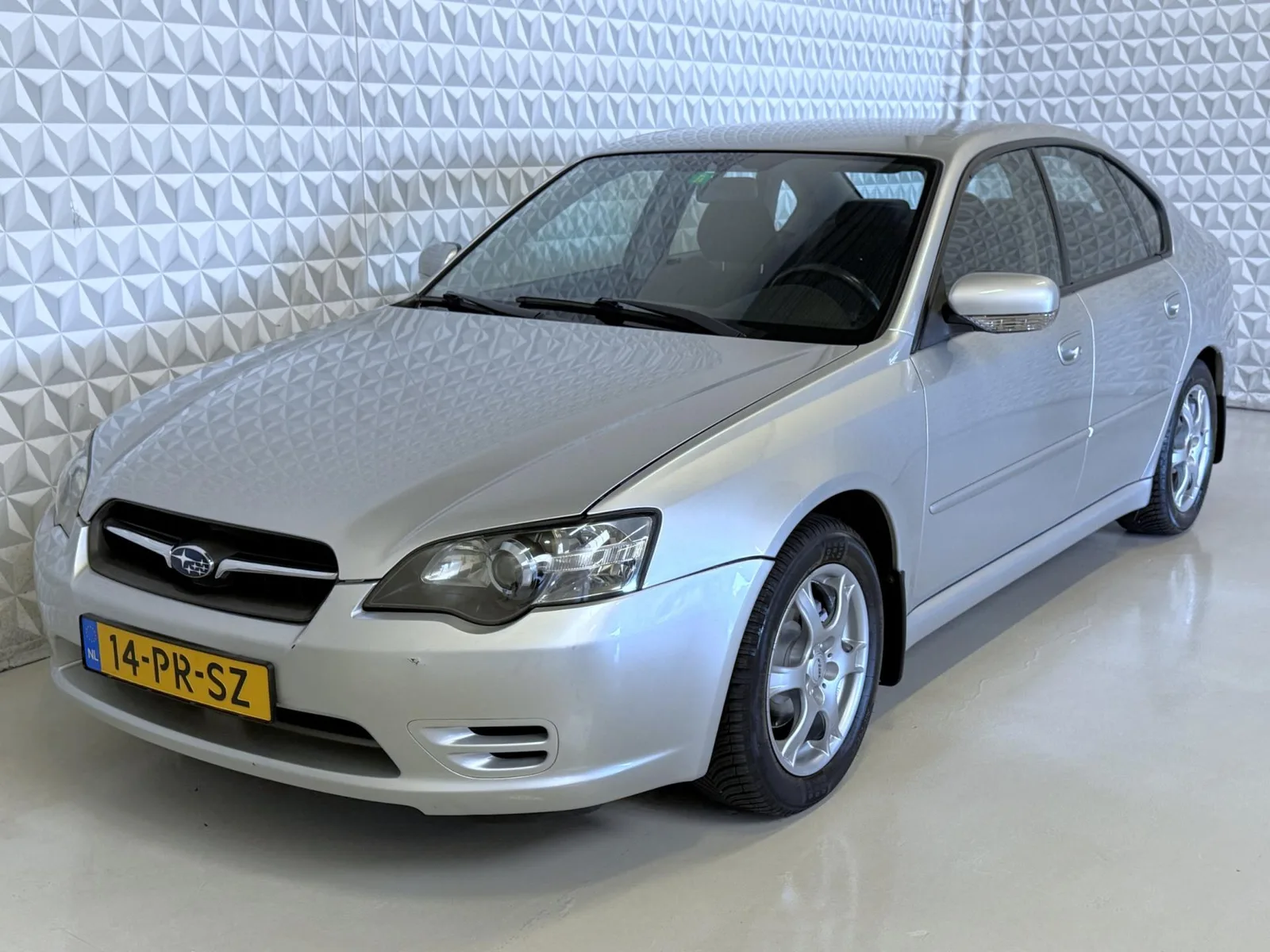 Subaru Legacy (2004) — foto 1