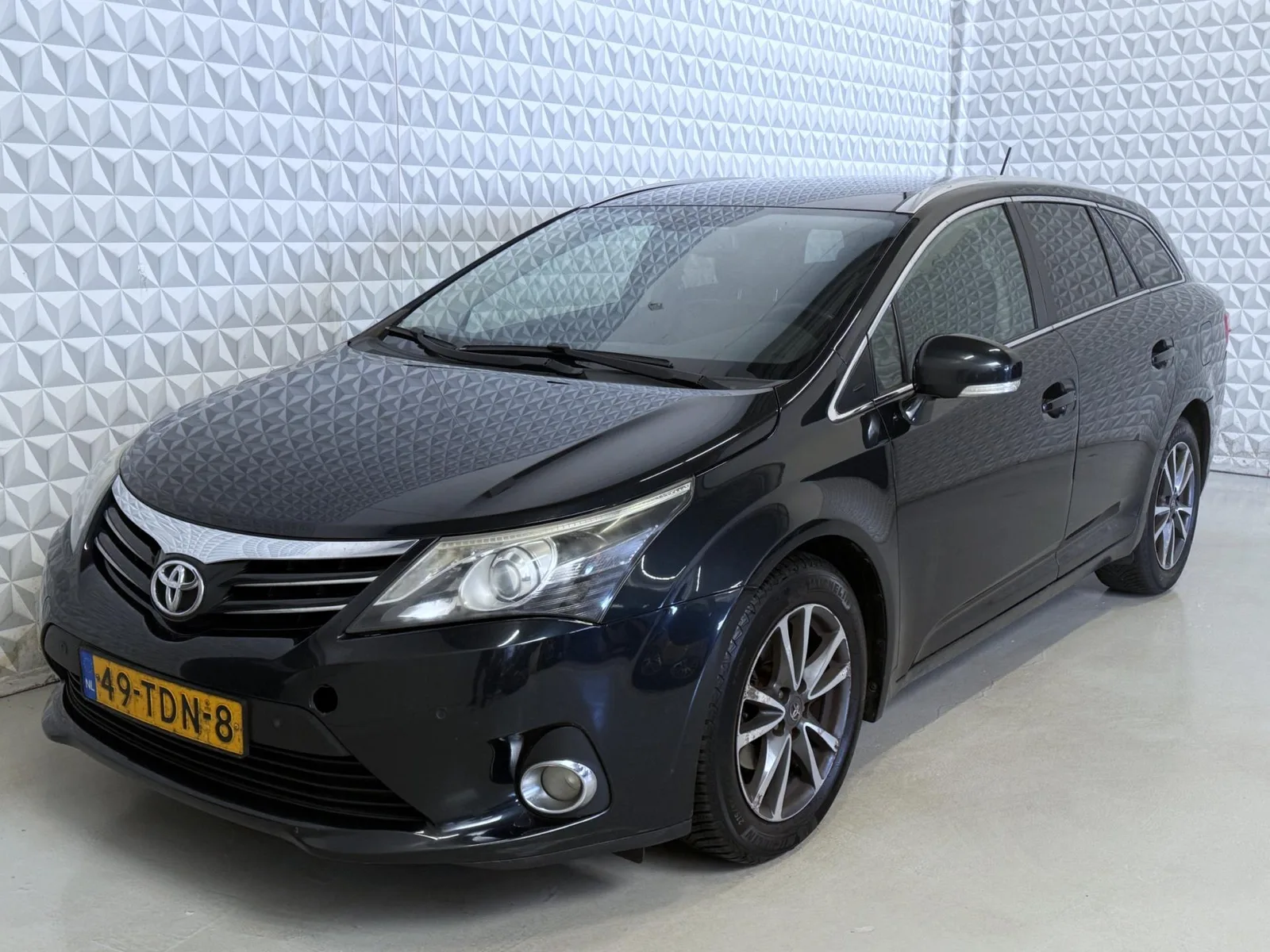 Toyota Avensis (2012) — foto 1