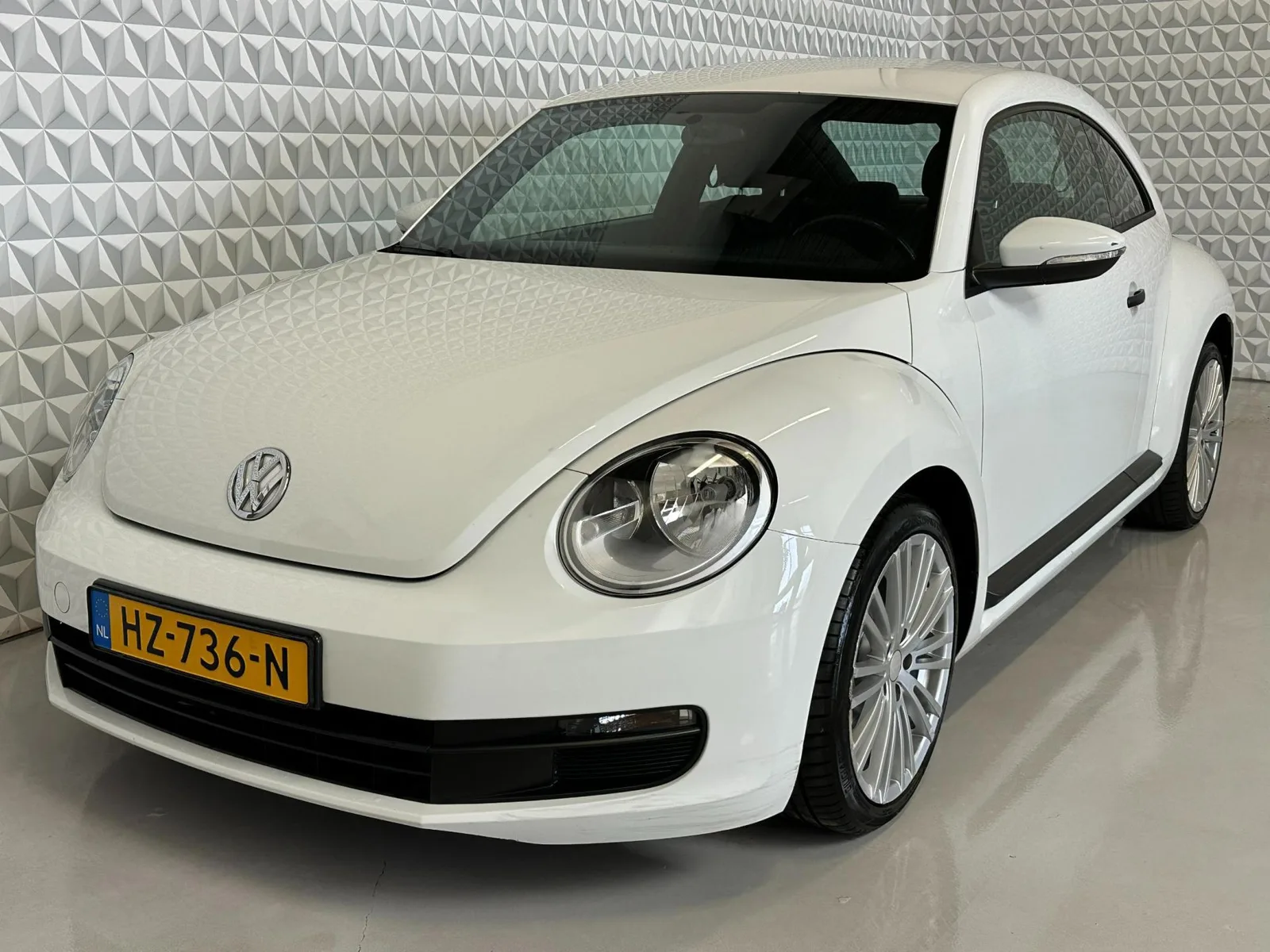Volkswagen Beetle (2014) — foto 1