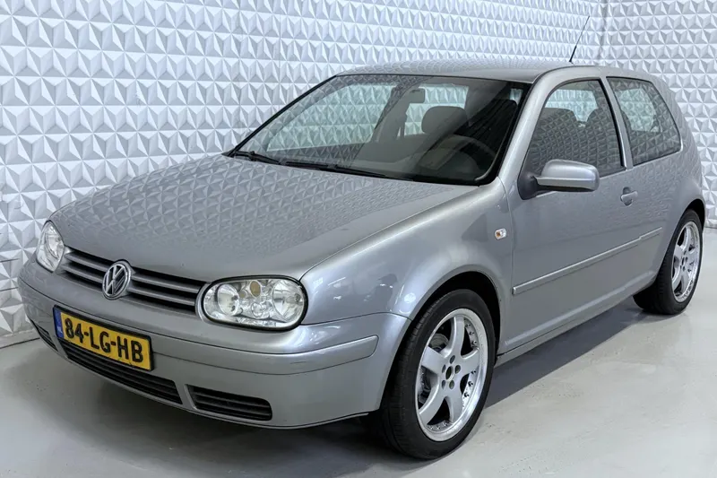 Volkswagen Golf (2003)
