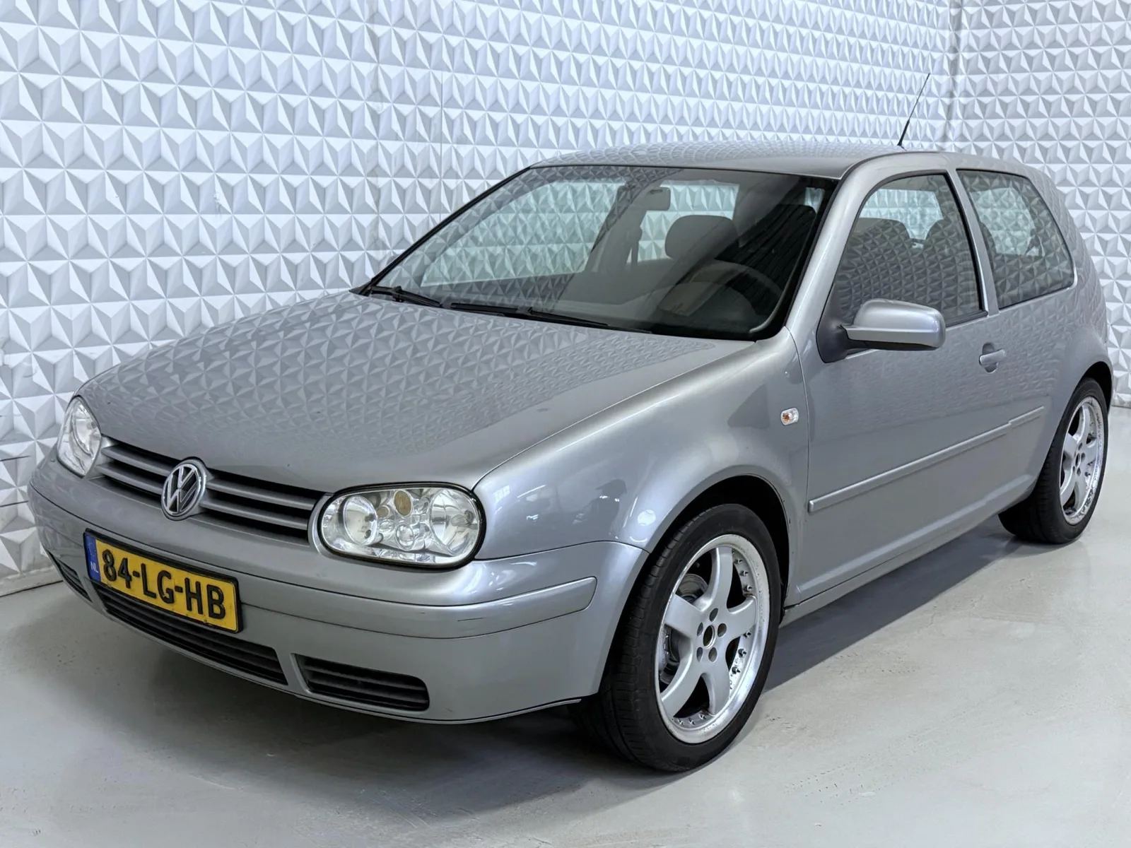 Volkswagen Golf (2003) — foto 1