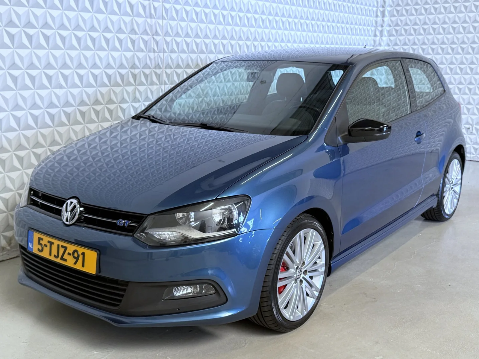 Volkswagen Polo (2014) — foto 1