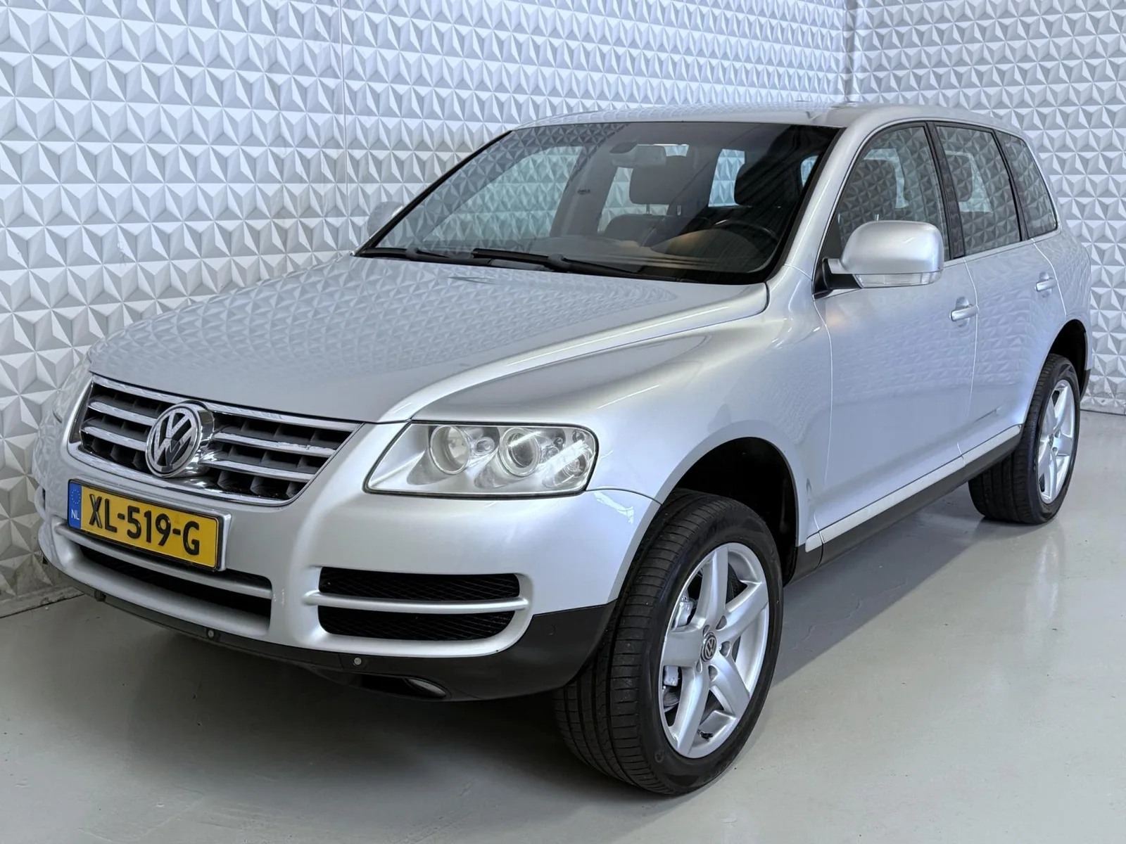 Volkswagen Touareg (2004) — foto 1