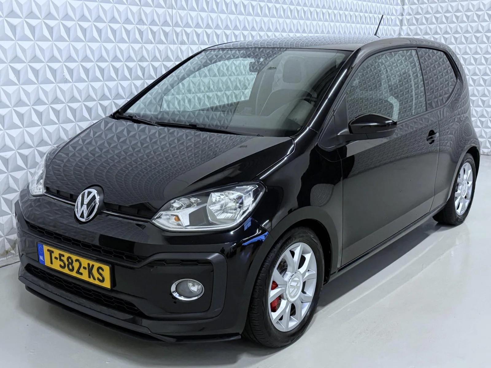 Volkswagen Up! (2016) — foto 1