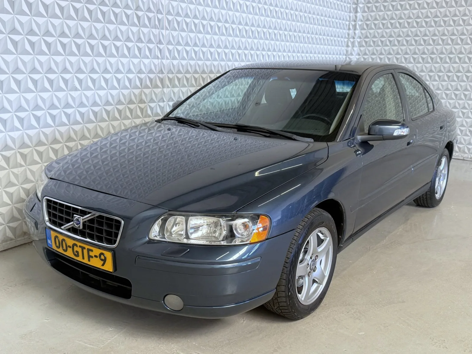Volvo S60 (2008) — foto 1