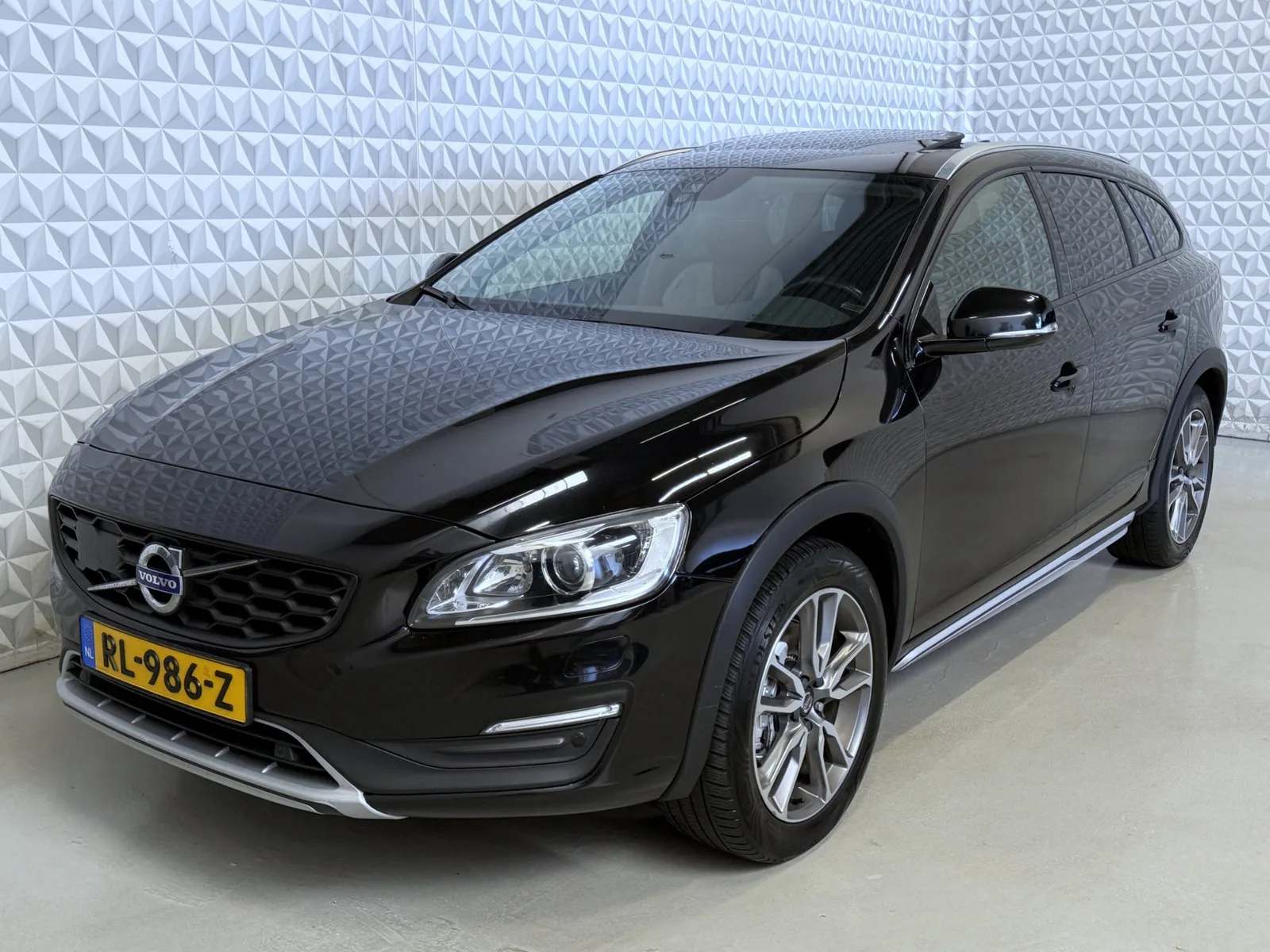 Volvo V60 (2018) — foto 1