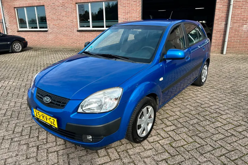 Kia Rio (2005)