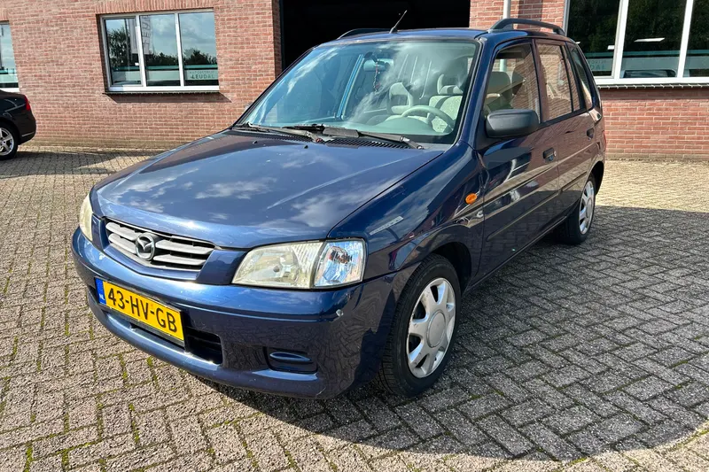 Mazda Demio (2002)