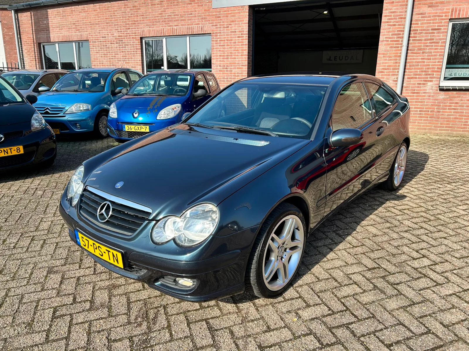 Mercedes-Benz C-Klasse (2004) — foto 1