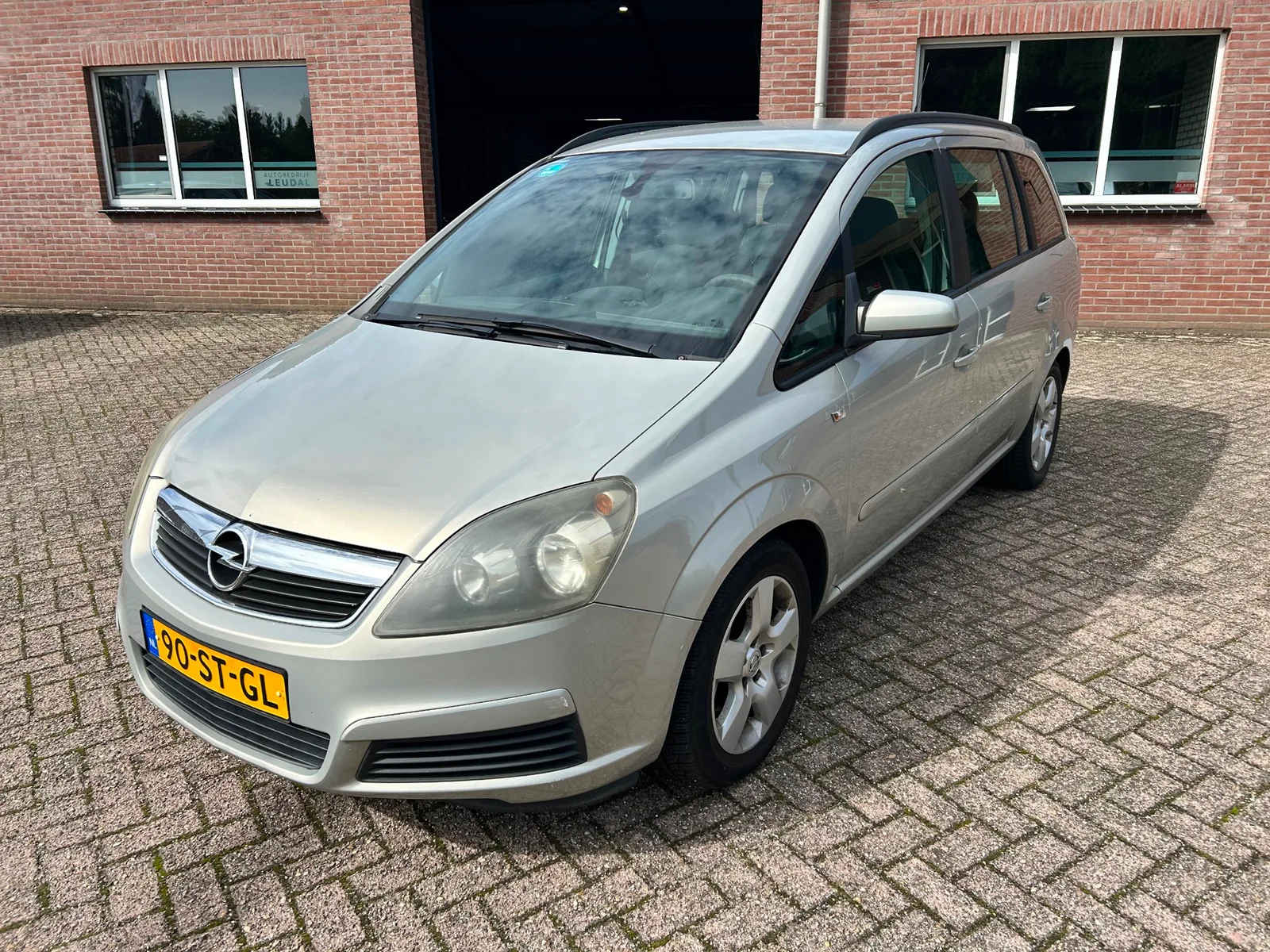 Opel Zafira (2006) — foto 1