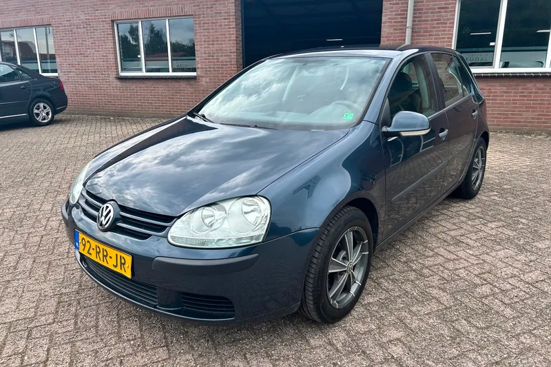 Volkswagen Golf (2005)