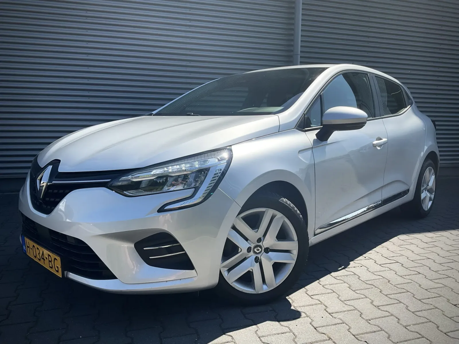 Renault Clio (2020) — foto 1