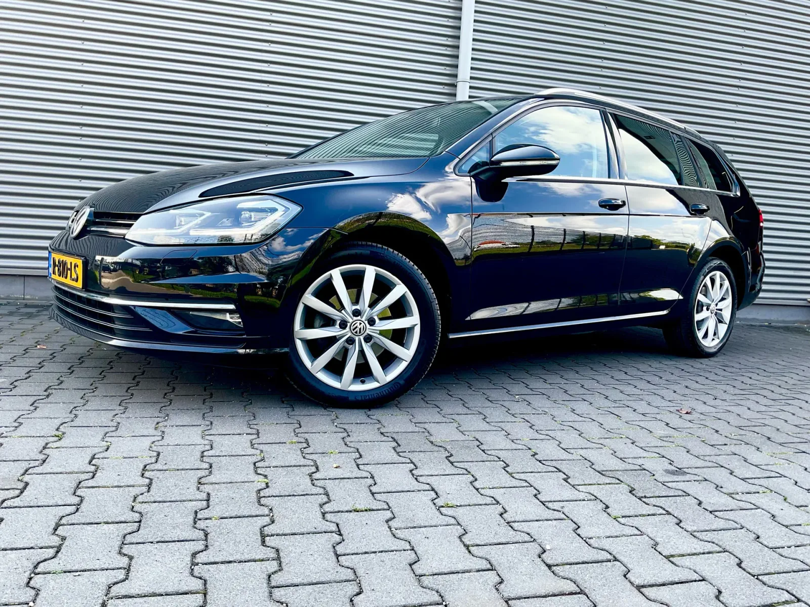 Volkswagen Golf (2020) — foto 1