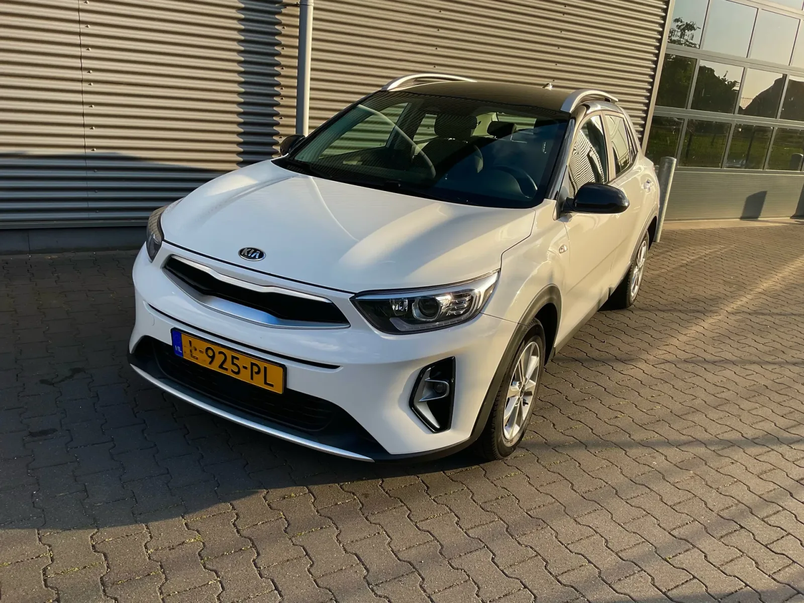 Kia Stonic (2021) — foto 1