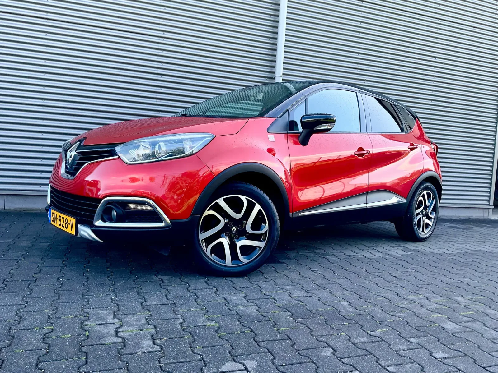 Renault Captur (2015) — foto 1