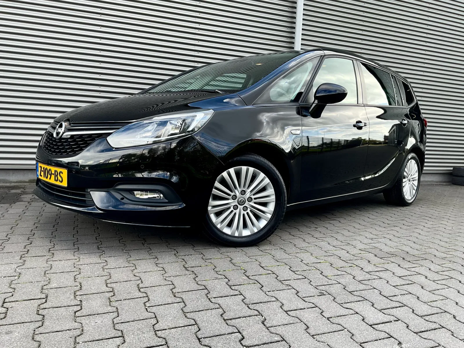 Opel Zafira (2018) — foto 1