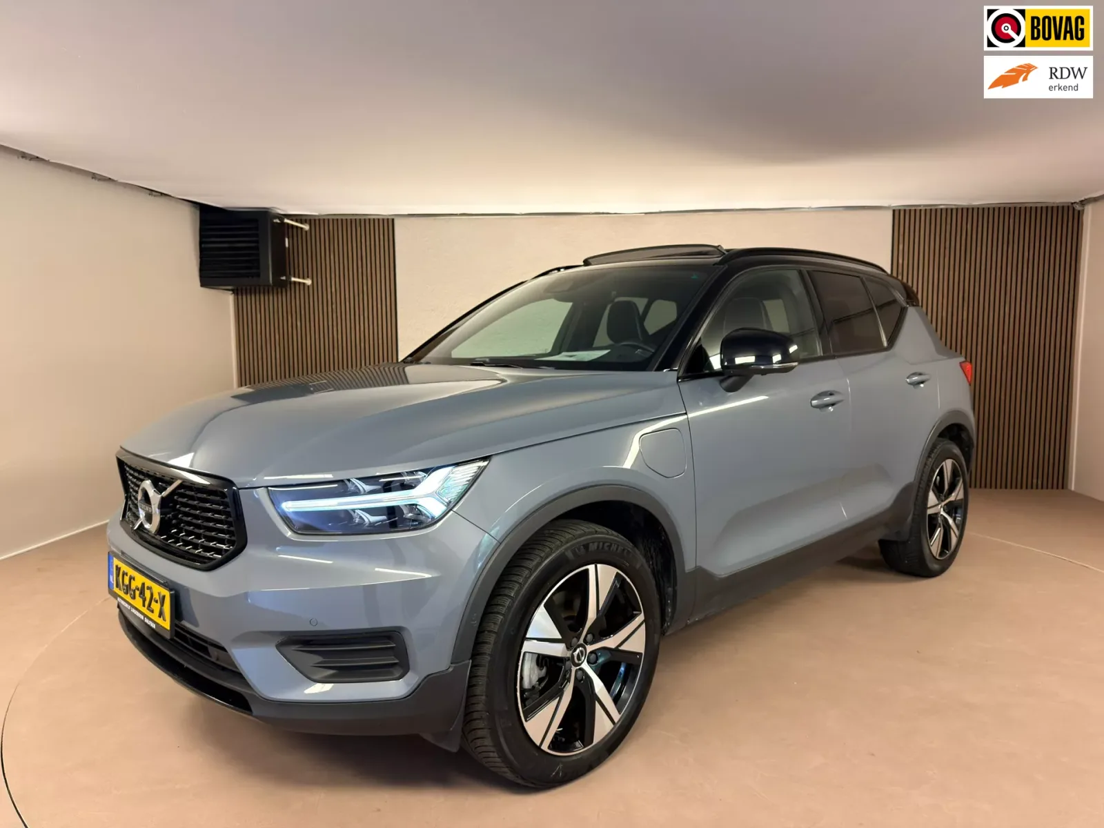 Volvo XC40 (2021) — foto 1
