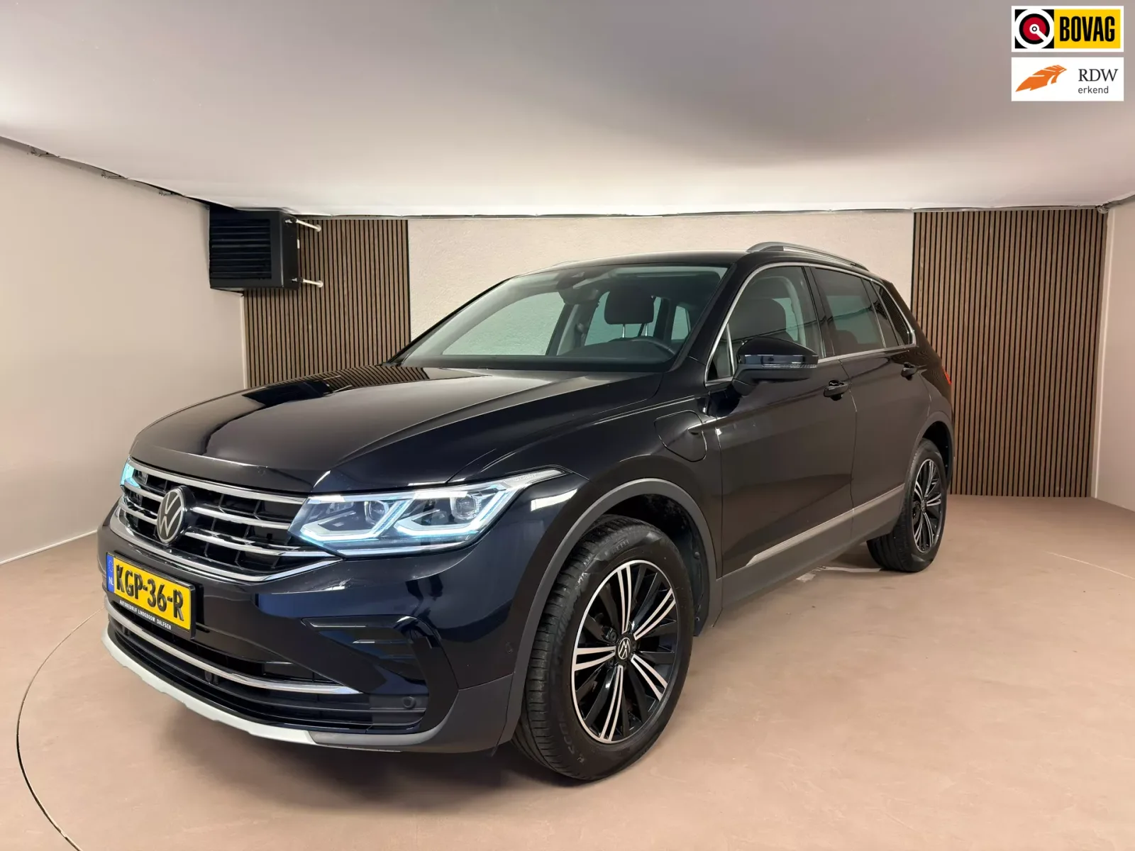Volkswagen Tiguan (2022) — foto 1