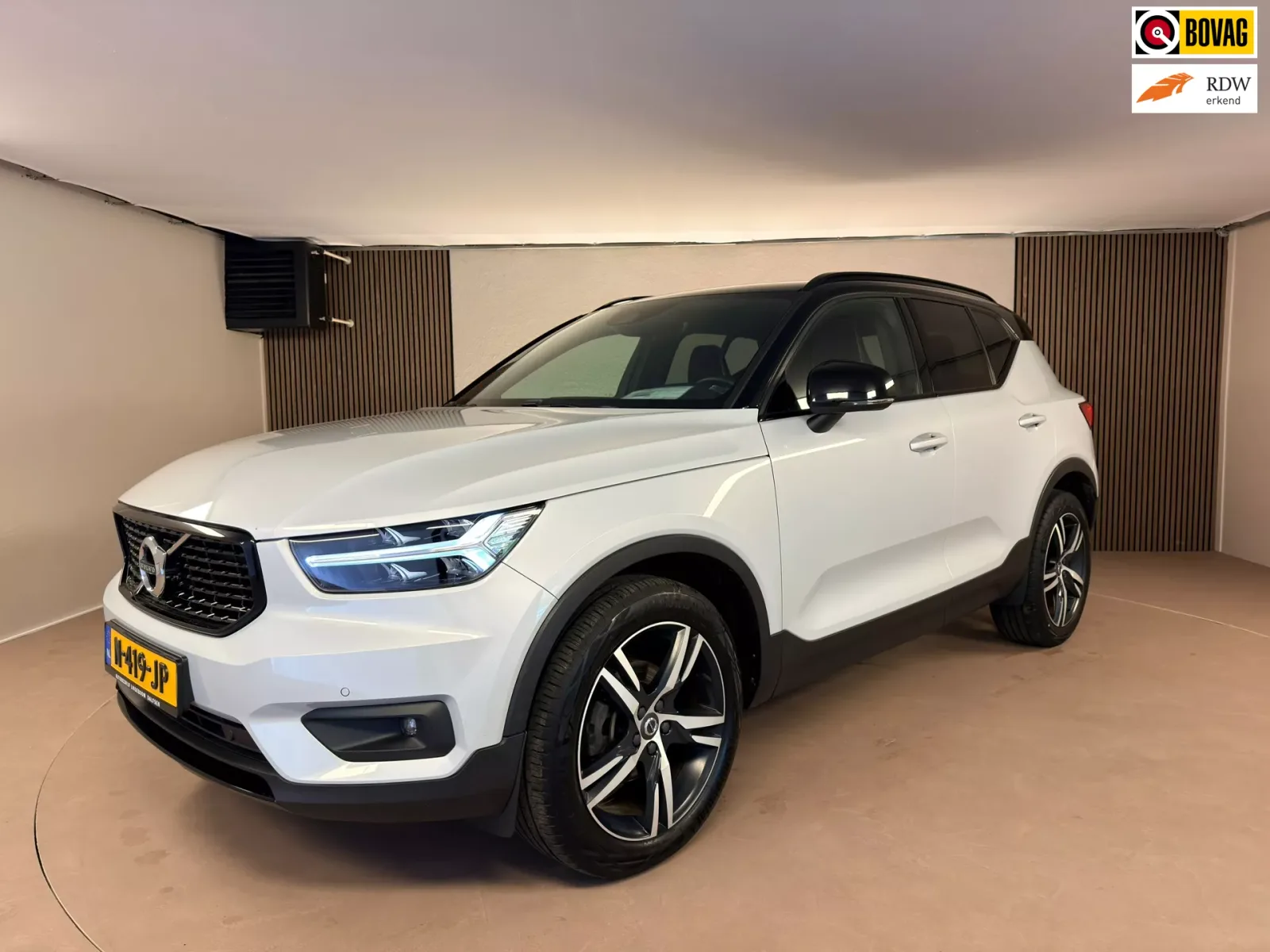 Volvo XC40 (2020) — foto 1