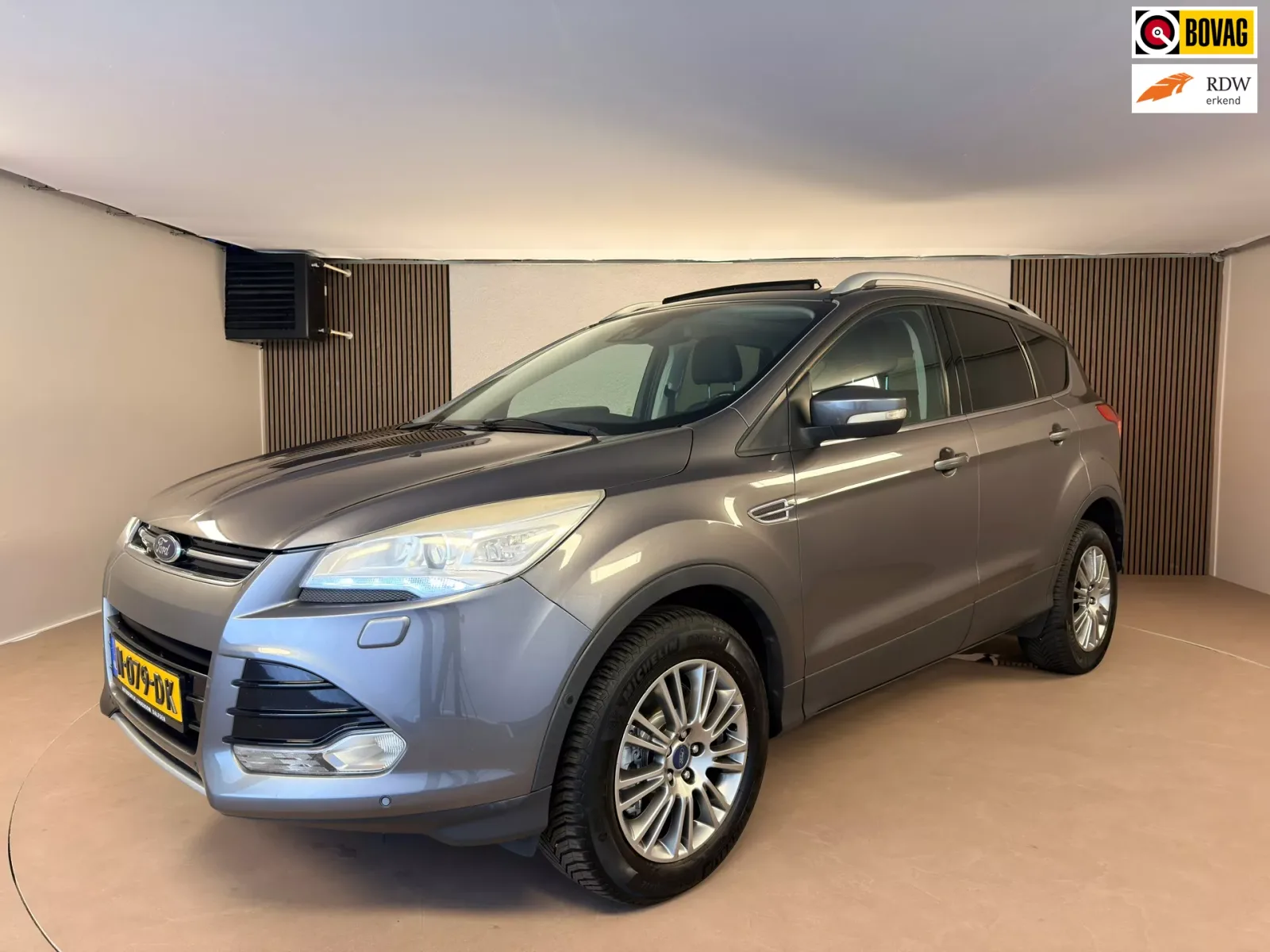 Ford Kuga (2014) — foto 1